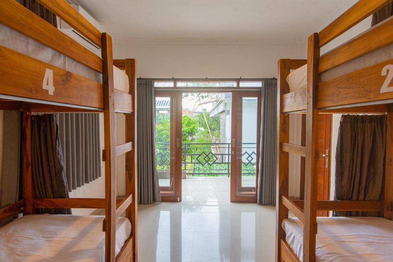 Zentiga Surf Hostel Canggu  Exterior photo