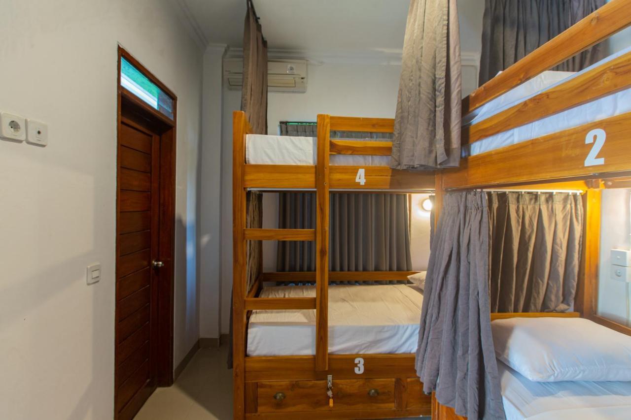 Zentiga Surf Hostel Canggu  Exterior photo